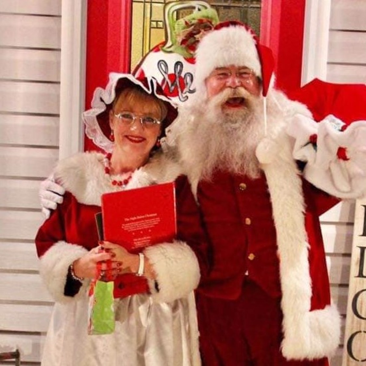 Party city hotsell mrs claus costume